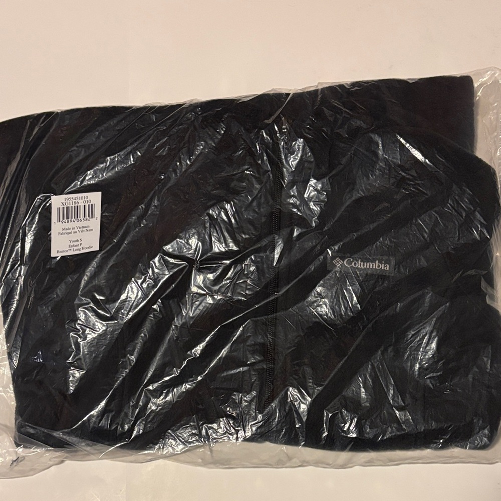 Columbia Classic Black Outerwear
